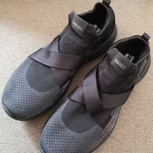 Skechers GOWalk Slip-on, Black, Womens